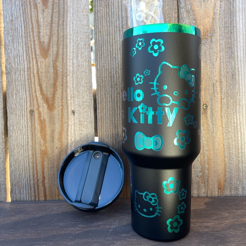 HELLO KITTY TUMBLER 40oz